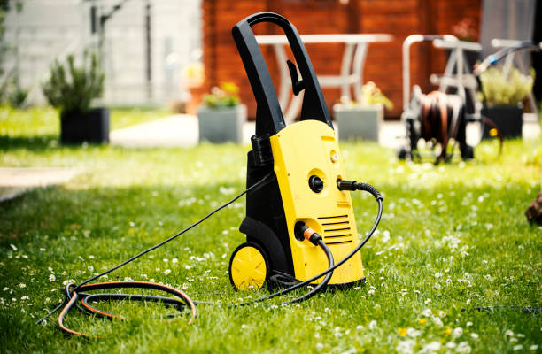 Best Animal Enclosure Cleaning  in Calverton Park, MO